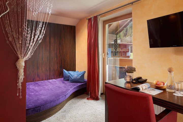 Room 13 of 127