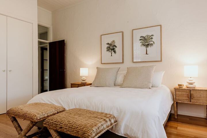 Room 4 of 24