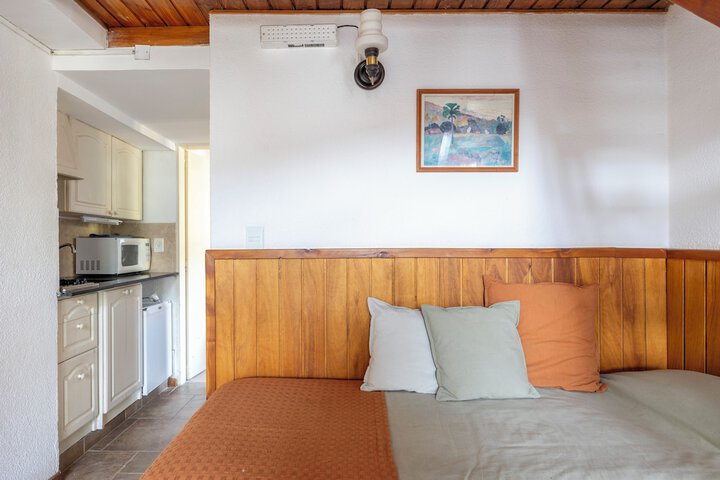 Room 32 of 64