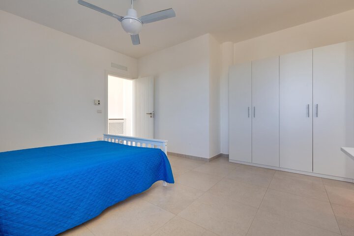 Room 7 of 49