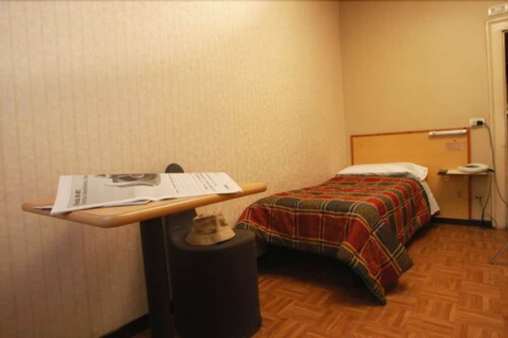 Room 18 of 34