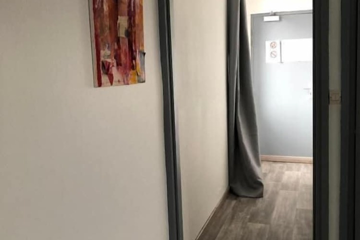 Room 16 of 34