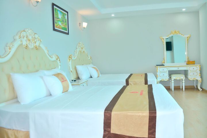 Room 16 of 37