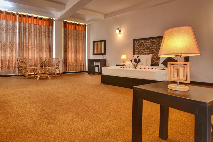 Room 5 of 33