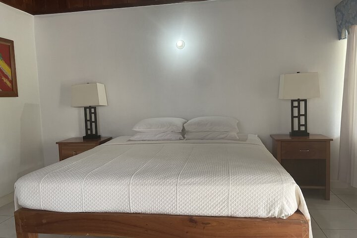 Room 5 of 32