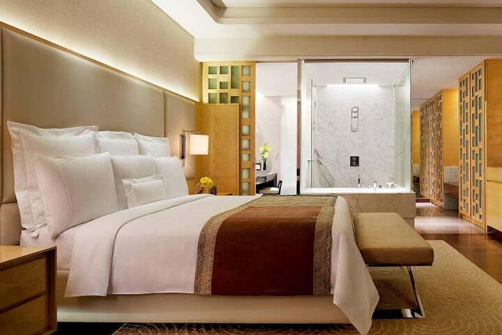 Room 5 of 62