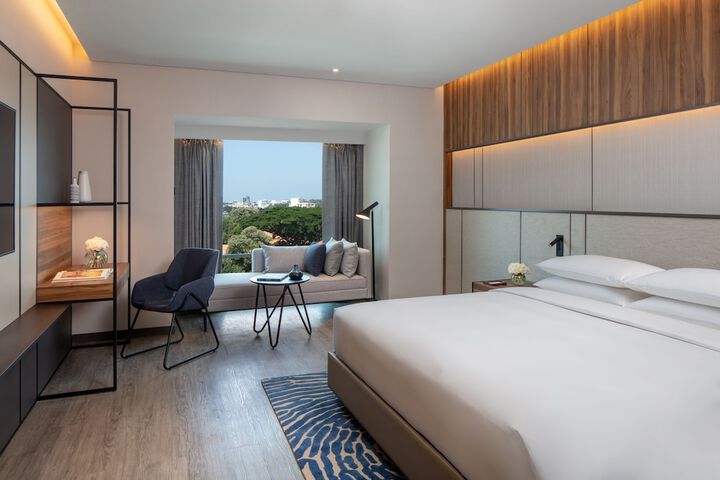 Room 2 of 65