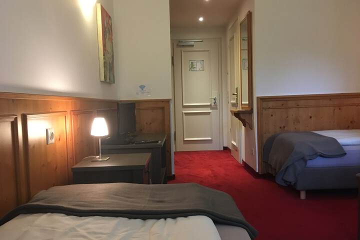 Room 10 of 49