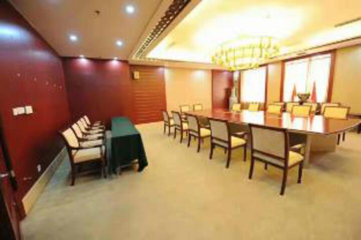 Room 15 of 23