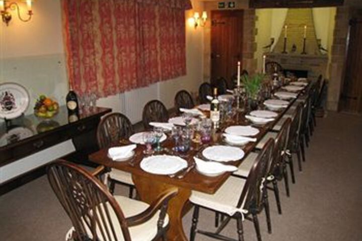Dining 7 of 19