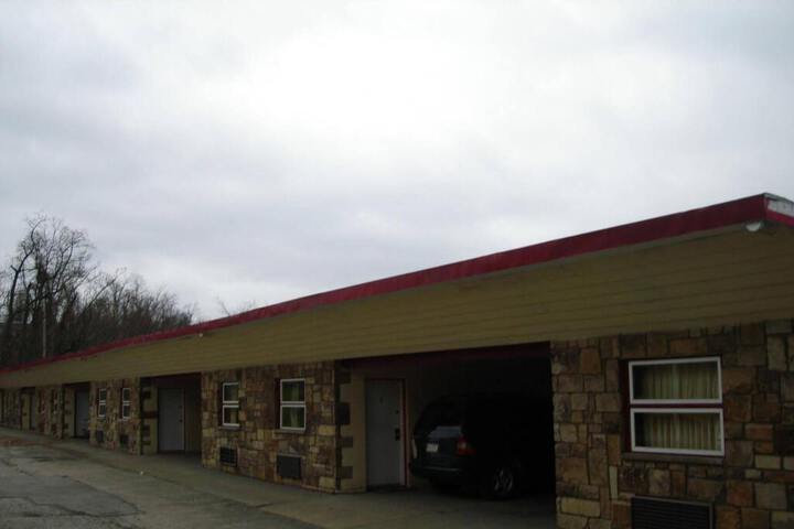 Photo of HUNTINGDON INN