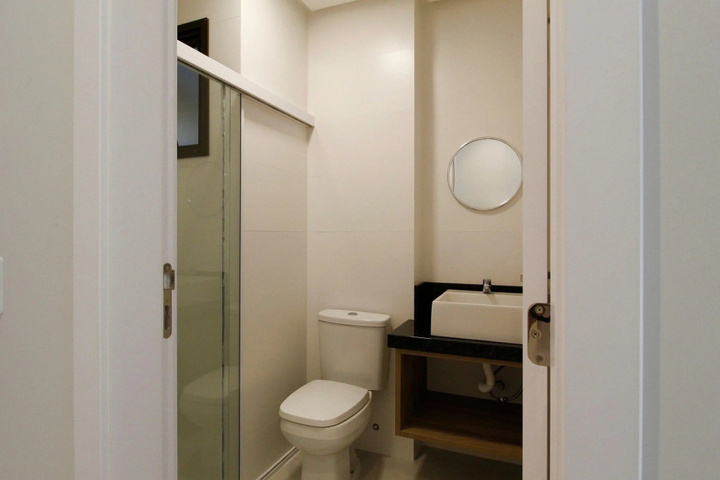 Room 8 of 19