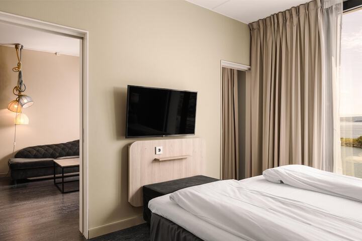 Room 17 of 41