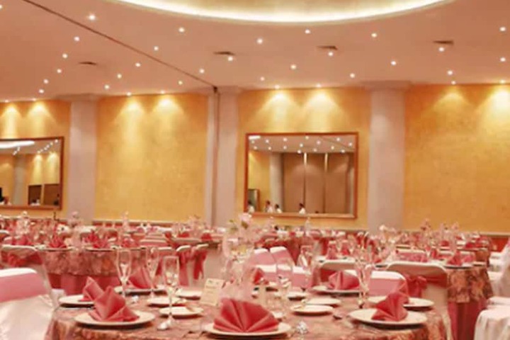 Ballroom/Hall 33 of 41