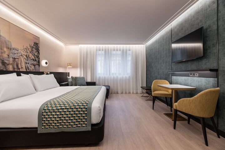 Room 26 of 75