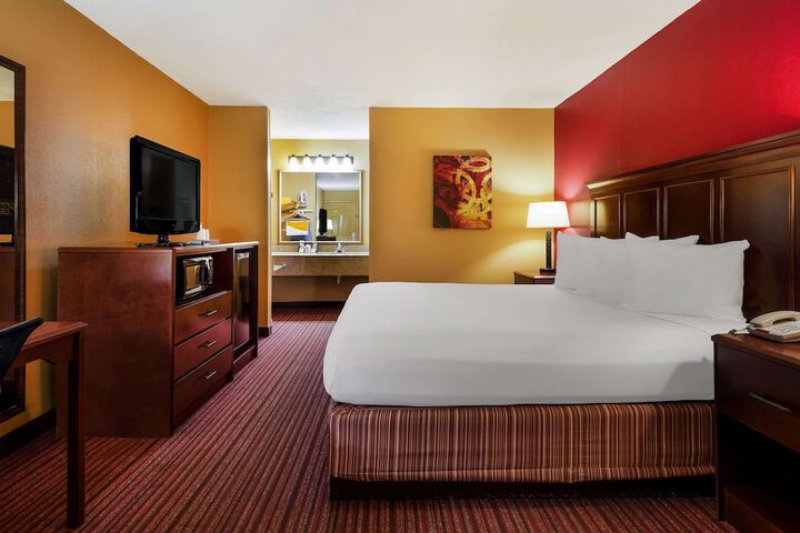 Room 18 of 34