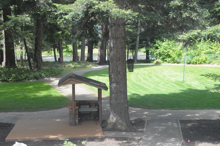 Property Grounds 28 of 39