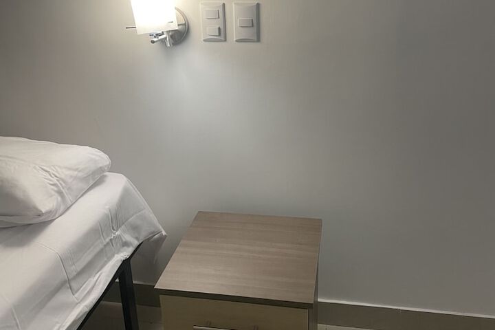 Room 9 of 17
