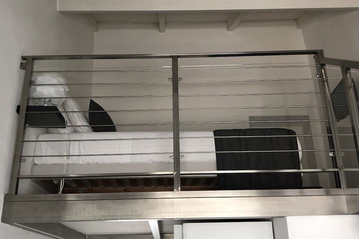 Room 27 of 161