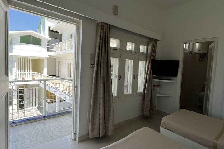 Room 9 of 113