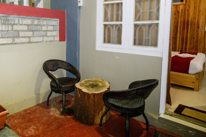 Room 12 of 33
