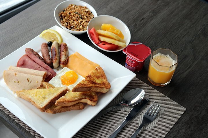 Breakfast/Coffee Service 34 of 47