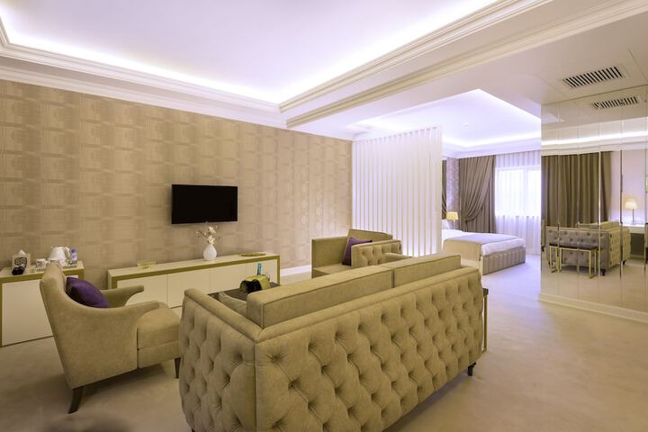 Room 37 of 71