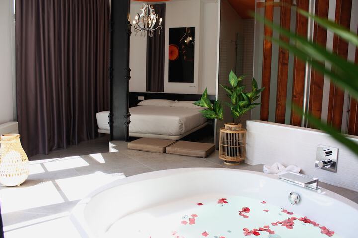Room 21 of 49