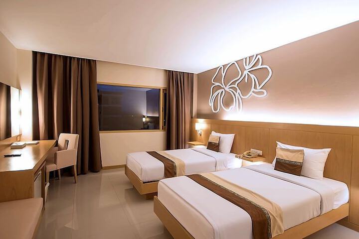 Room 13 of 31