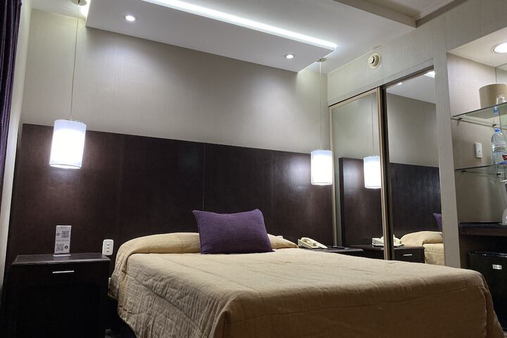 Room 9 of 72