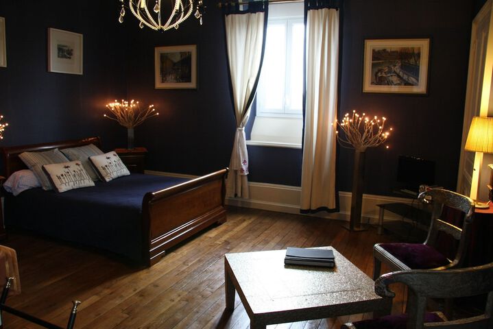 Room 8 of 193