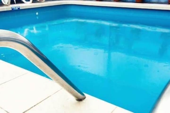 Pool 13 of 21