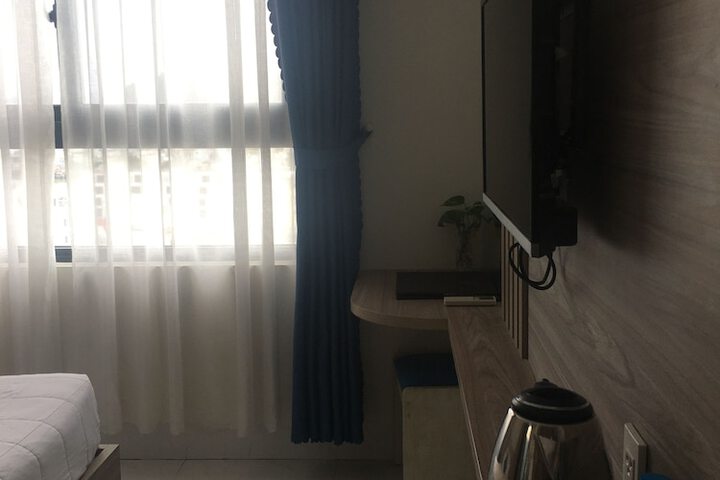Room 11 of 25