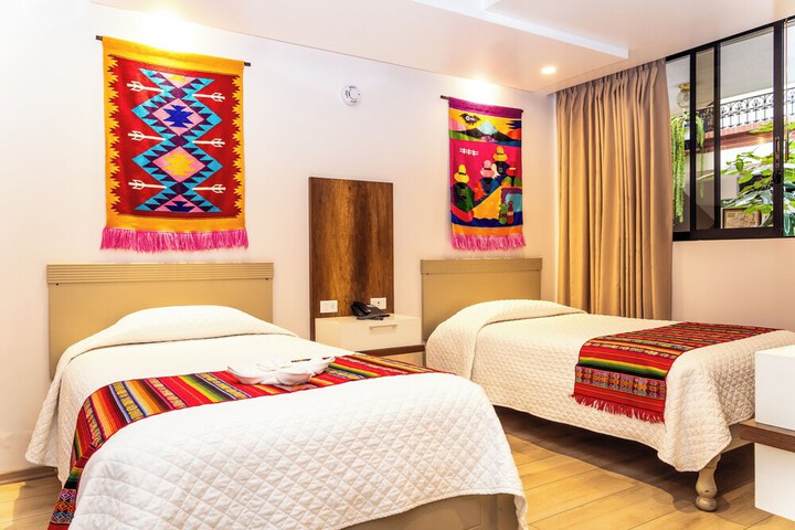 Room 9 of 35