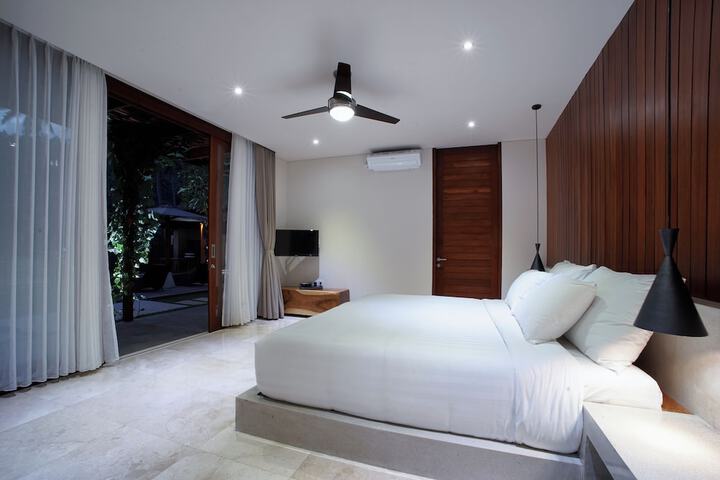 Room 16 of 62