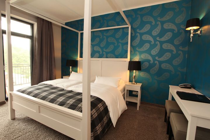 Room 8 of 53