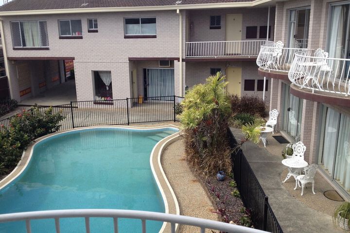 Pool 19 of 42