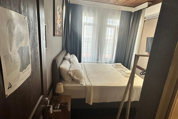 Room 18 of 36