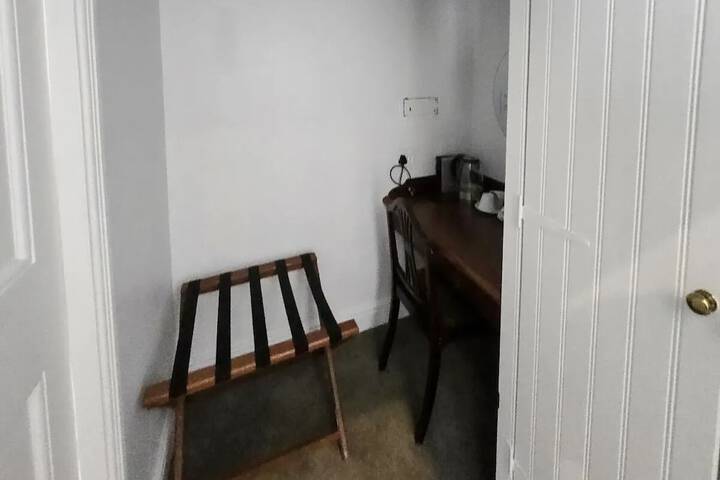 Room 17 of 39
