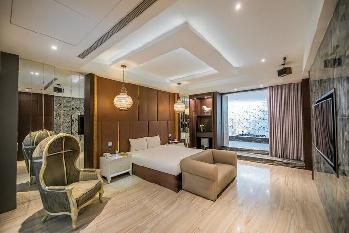 Room 65 of 91