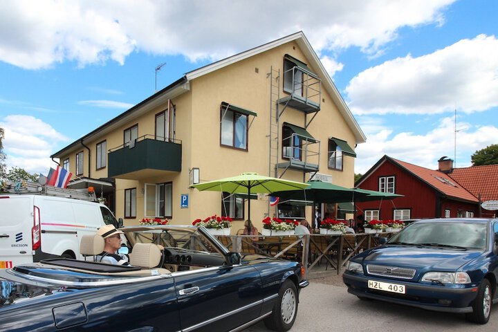 Exterior of Orrefors Hotell & Restaurang