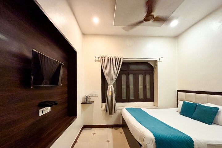 Room 30 of 80