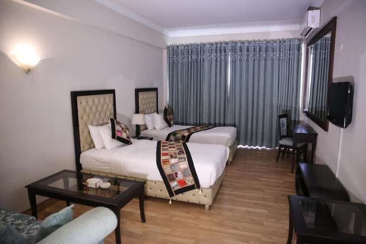 Room 7 of 15