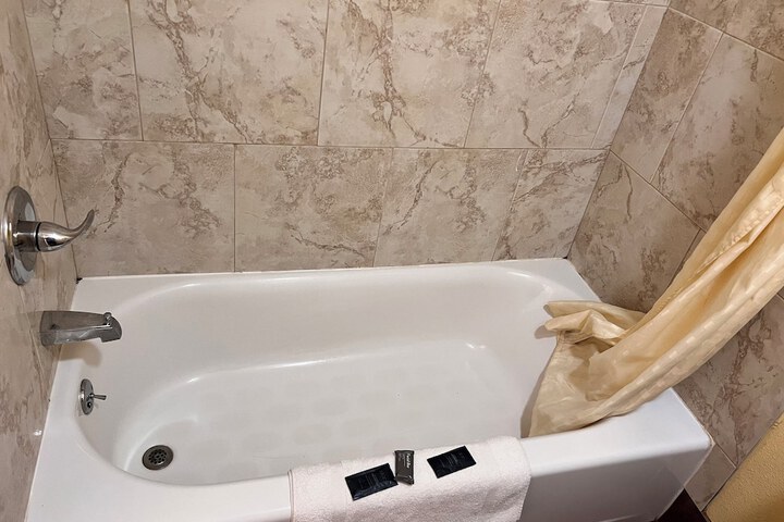 Standard Double Room (3 of 7)