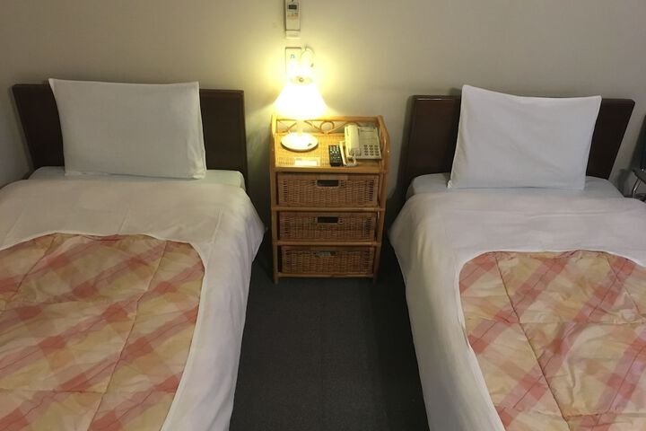 Room 6 of 47