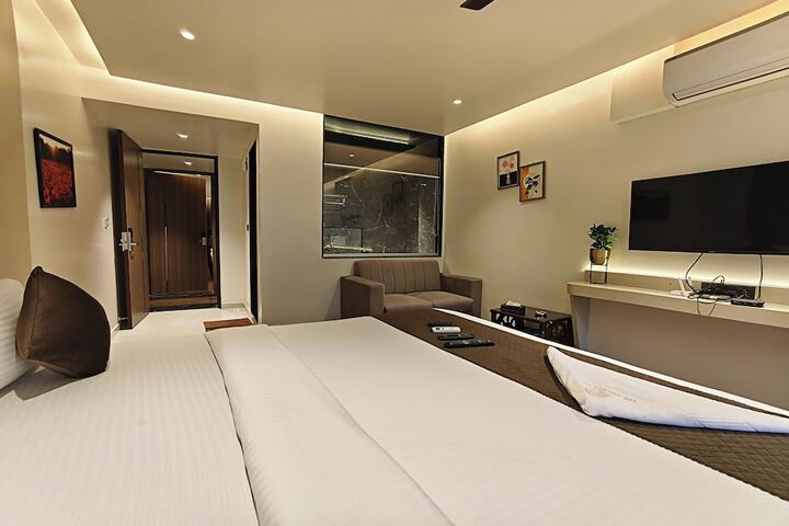 Room 34 of 90