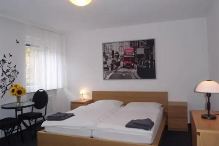 Room 5 of 13