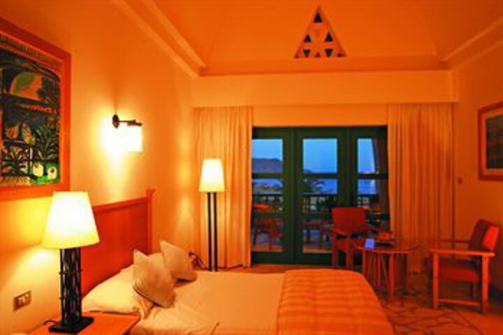 Room 7 of 26