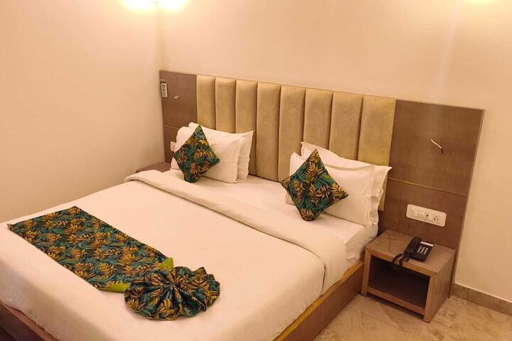 Room 14 of 37