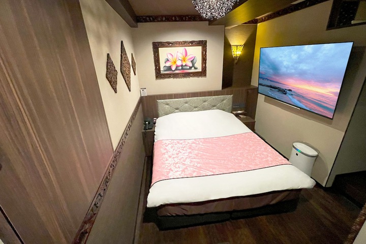 Room 18 of 40